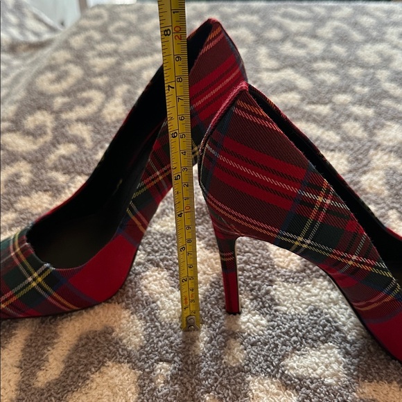 NWOB! Gianni Bini IvyyaTwo Tartan Plaid Heels in Red Plaid - Picture 7 of 7